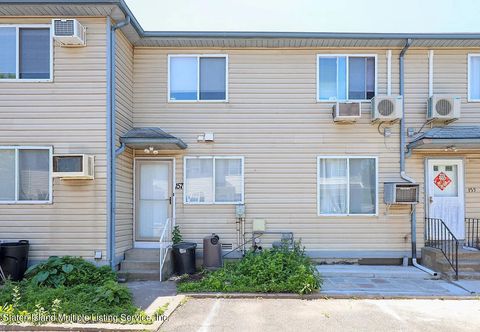 Photo of 157 Mosel Avenue, Staten Island, NY 10304 (MLS # 1163055)