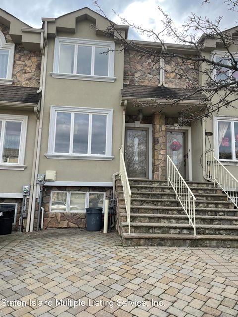 Photo of 129 Ridgeway Avenue, Staten Island, NY 10314 (MLS # 1160049)