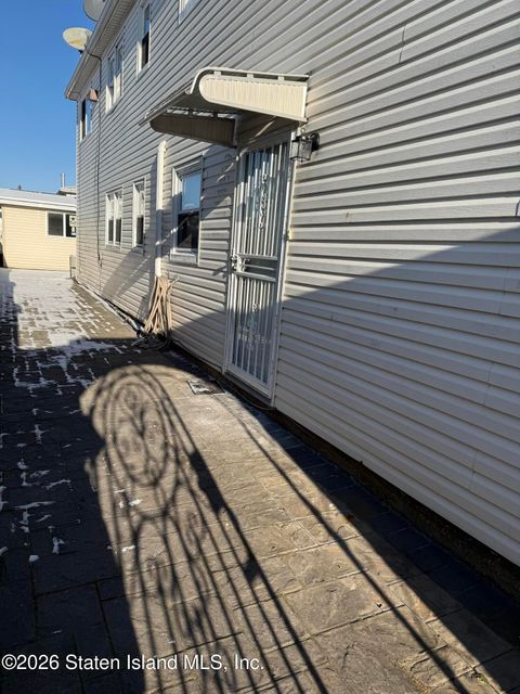 Photo of 5 Elwood Avenue, Staten Island, NY 10314 (MLS # 2600426)