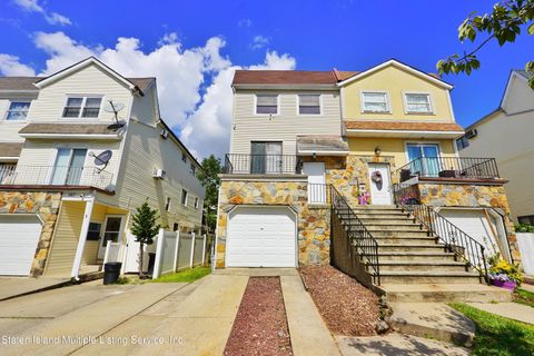 Photo of 163 Braisted Avenue, Staten Island, NY 10314 (MLS # 1164285)