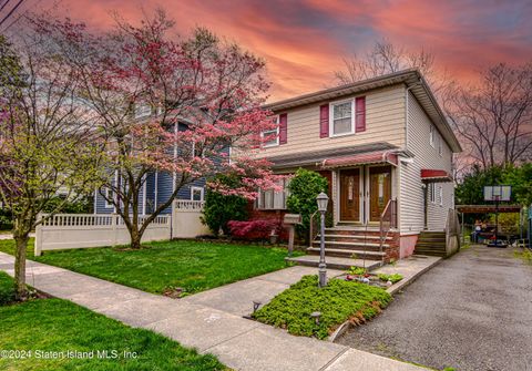 Photo of 102 Coale Avenue, Staten Island, NY 10314 (MLS # 2402263)