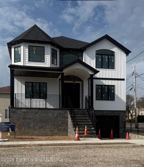Photo of 63 Bayview Terrace, Staten Island, NY 10312 (MLS # 2601477)