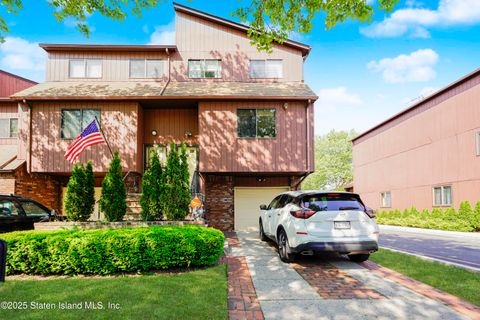 Photo of 131 Stonegate Drive, Staten Island, NY 10304 (MLS # 2502719)