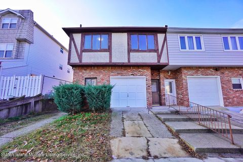 Photo of 454 Klondike Avenue, Staten Island, NY 10314 (MLS # 1162107)