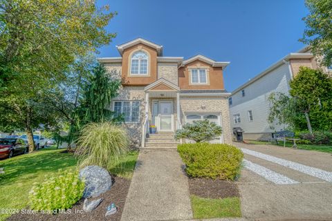Photo of 52 Savo Loop, Staten Island, NY 10309 (MLS # 2405019)