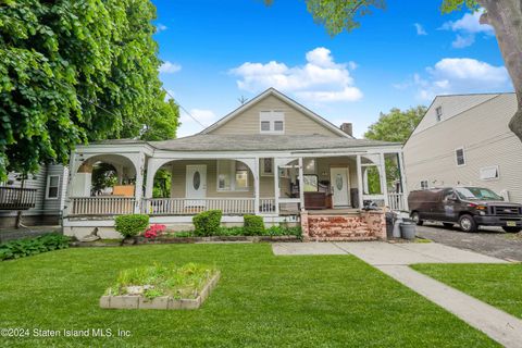 Single Family Residence in Staten Island NY 68 Davis Avenue.jpg