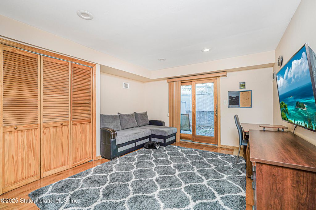 Photo of 45 Pembrook Loop, Staten Island, NY 10309 (MLS # 2506566)