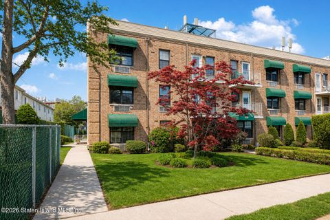 Photo of 490 Clove Road #Ms, Staten Island, NY 10310 (MLS # 2602333)