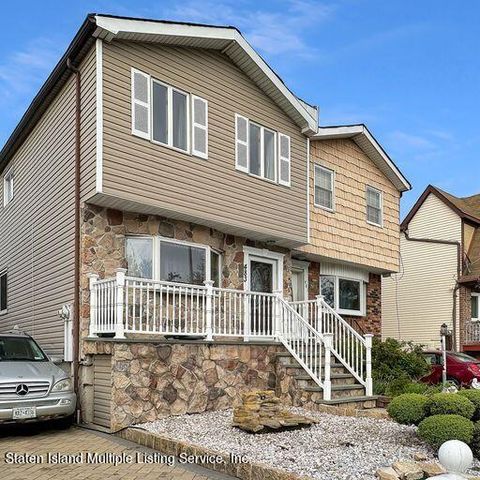 Photo of 483 Lisk Avenue, Staten Island, NY 10303 (MLS # 1161658)