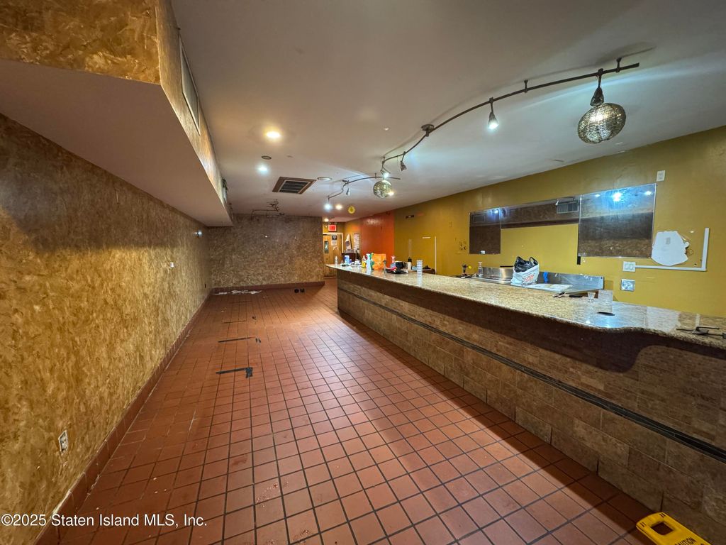 Photo of 1144 Hylan Boulevard, Staten Island, NY 10305 (MLS # 2506577)