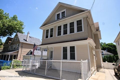 Photo of 33 Catlin Avenue, Staten Island, NY 10304 (MLS # 2403033)