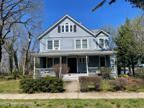 Photo of 107 Hopping Avenue, Staten Island, NY 10307 (MLS # 2602497)