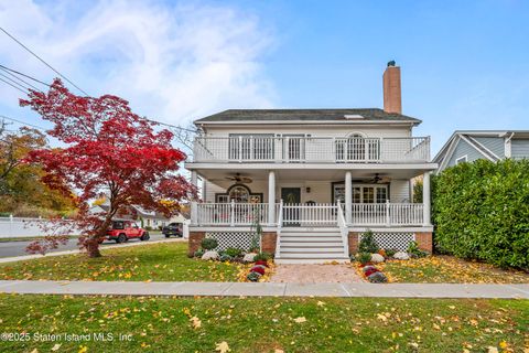 Photo of 110 Kissel Avenue, Staten Island, NY 10310 (MLS # 2506650)