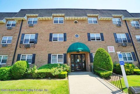 Photo of 394 Maryland Avenue #3a, Staten Island, NY 10305 (MLS # 1159469)