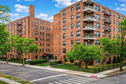 Condo For Sale - 100 Colfax Avenue #2T<br/> Staten Island, NY 10306