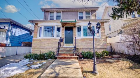 Photo of 353 Cheves Avenue, Staten Island, NY 10314 (MLS # 2501670)