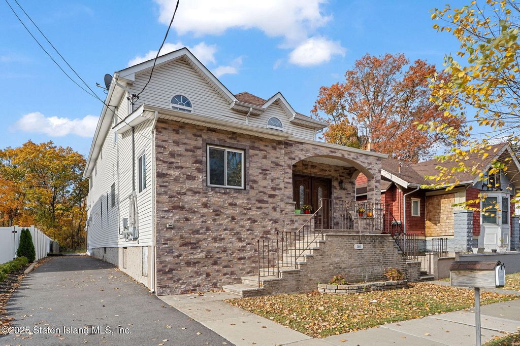 Photo of 386 Page Avenue, Staten Island, NY 10307 (MLS # 2506550)
