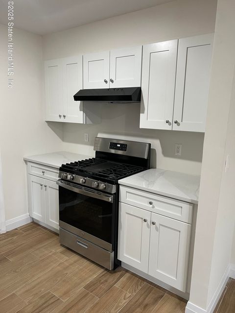 Photo of 14 Dole Street, Staten Island, NY 10309 (MLS # 2502333)