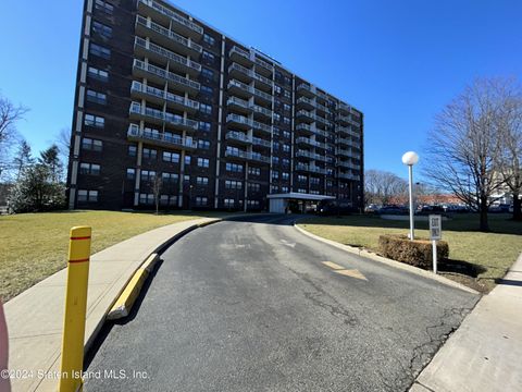 Photo of 1100 Clove Road #2-M, Staten Island, NY 10301 (MLS # 2404843)
