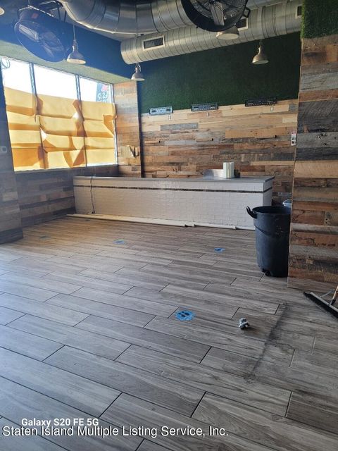 Photo of 965 Jewett Avenue, Staten Island, NY 10314 (MLS # 2401341)