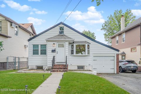 Homes For Sale - 185 Fremont Avenue<br/> Staten Island, NY 10306