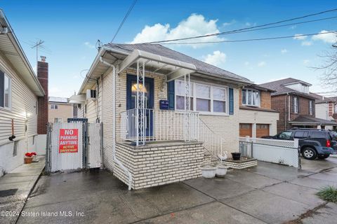 Photo of 14 Guilford Street, Staten Island, NY 10305 (MLS # 2406808)