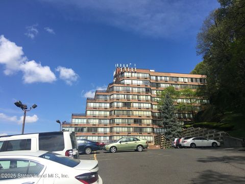 Photo of 755 Narrows Road N #1001, Staten Island, NY 10304 (MLS # 2501668)