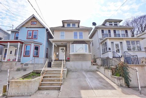 Photo of 914 Post Avenue, Staten Island, NY 10302 (MLS # 1161259)