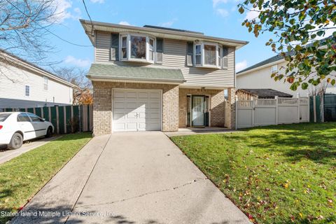 Photo of 59 Daniel Low Terrace, Staten Island, NY 10301 (MLS # 1165547)