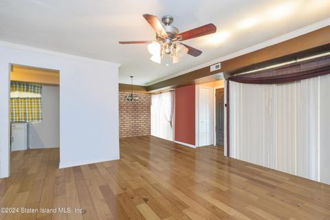 Townhouse in Staten Island NY 68 Selvin Loop 6.jpg