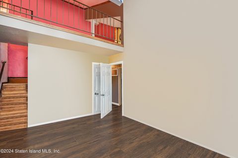 Townhouse in Staten Island NY 68 Selvin Loop 20.jpg