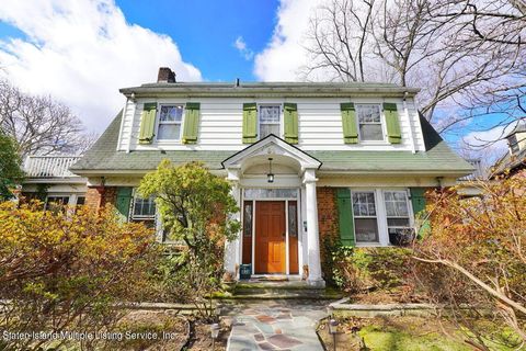 Photo of 82 Hart Boulevard, Staten Island, NY 10301 (MLS # 2401145)