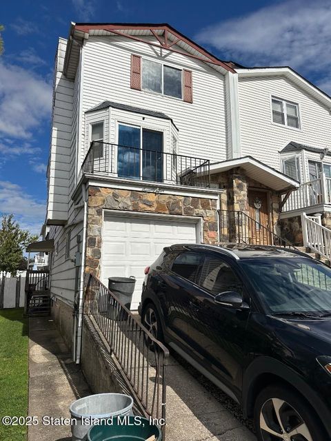Photo of 75 Villa Nova Street, Staten Island, NY 10314 (MLS # 2505997)