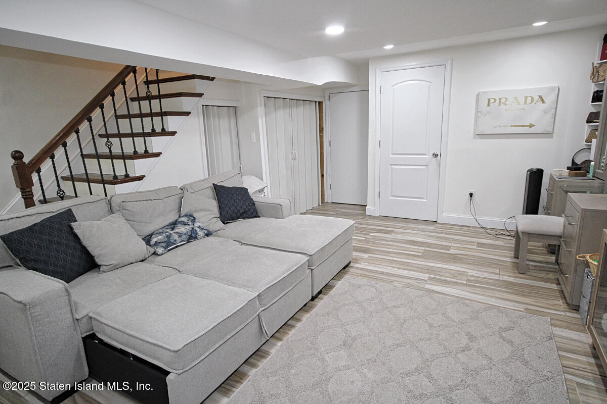 411 Ridgecrest Avenue, Staten Island, New York image 30