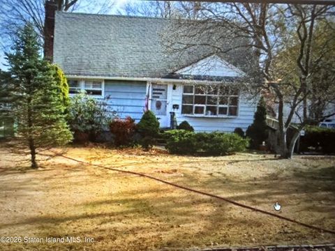 Photo of 145 Dunham Street, Staten Island, NY 10309 (MLS # 2600257)