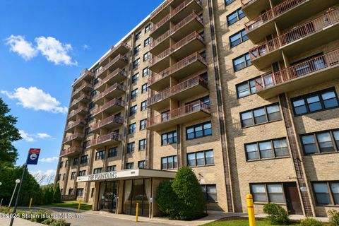 Photo of 1000 Clove Road #9p, Staten Island, NY 10301 (MLS # 2603924)