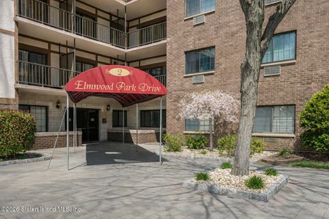Photo of 2 Elmwood Park Drive #219, Staten Island, NY 10314 (MLS # 2602016)