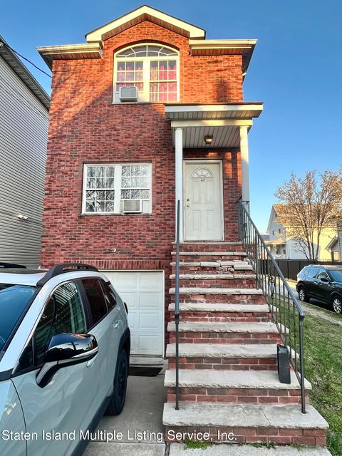 Photo of 42 Union Avenue, Staten Island, NY 10303 (MLS # 1161046)