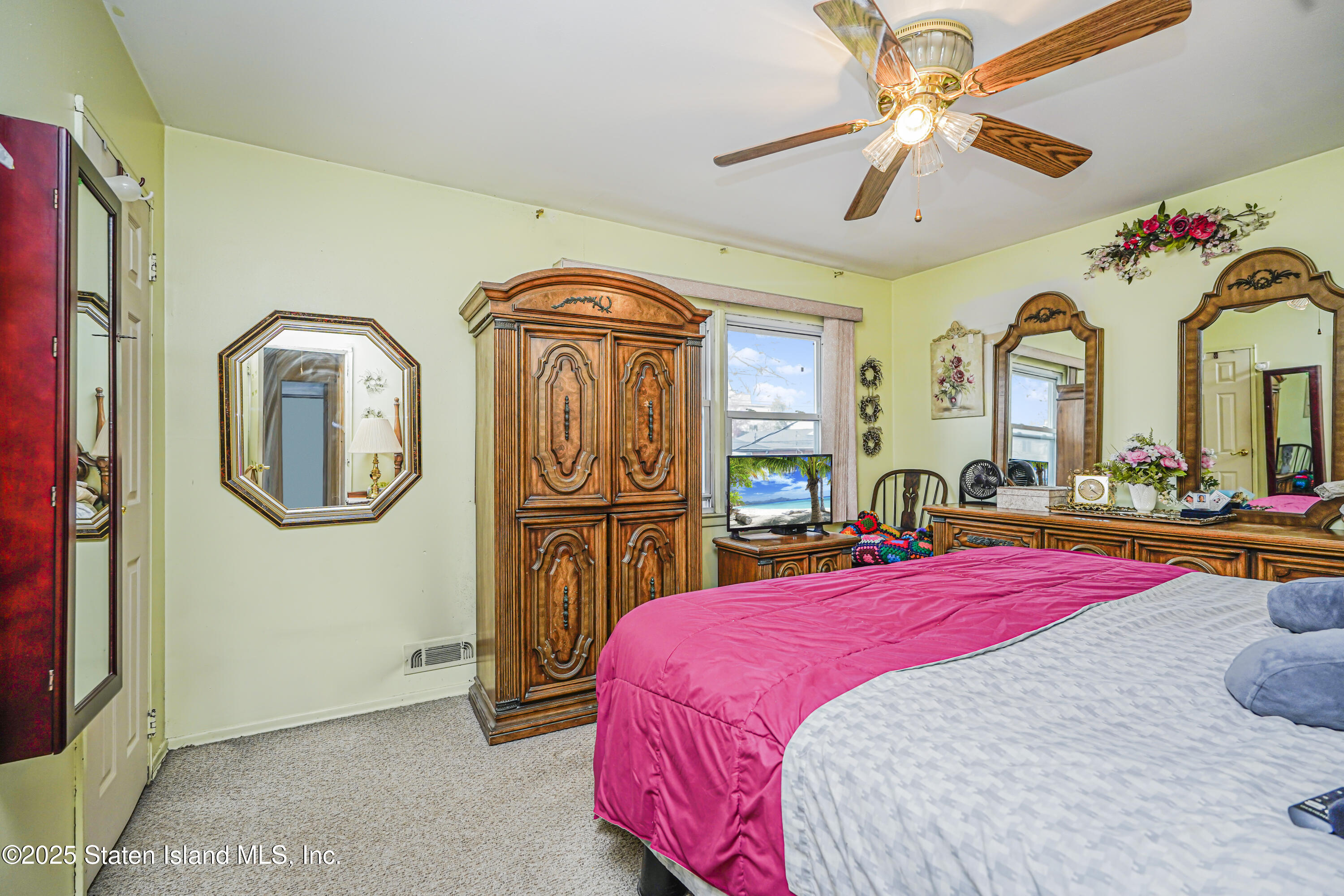 208 Tysens Lane, Staten Island, New York image 11