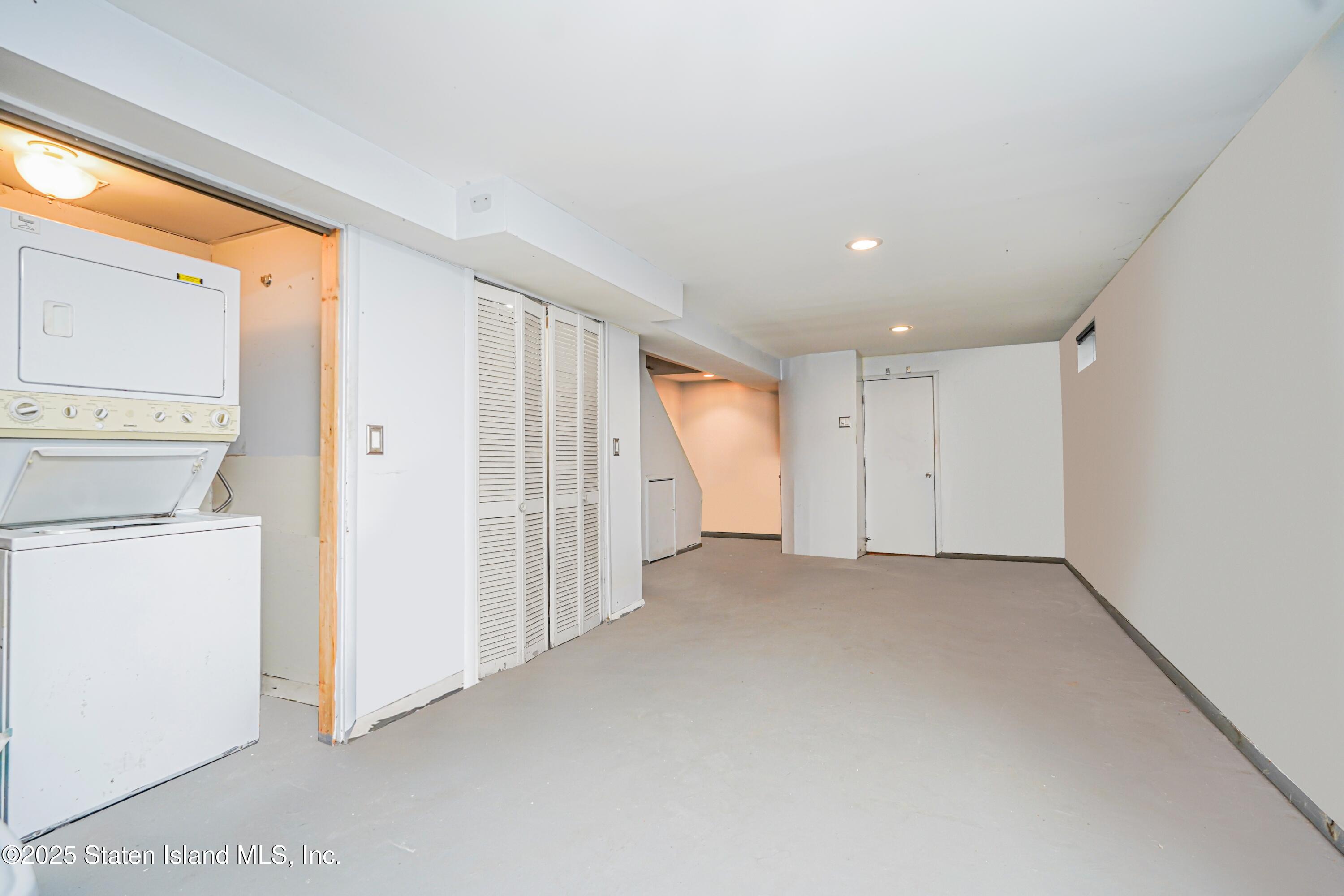 208 Tysens Lane, Staten Island, New York image 16