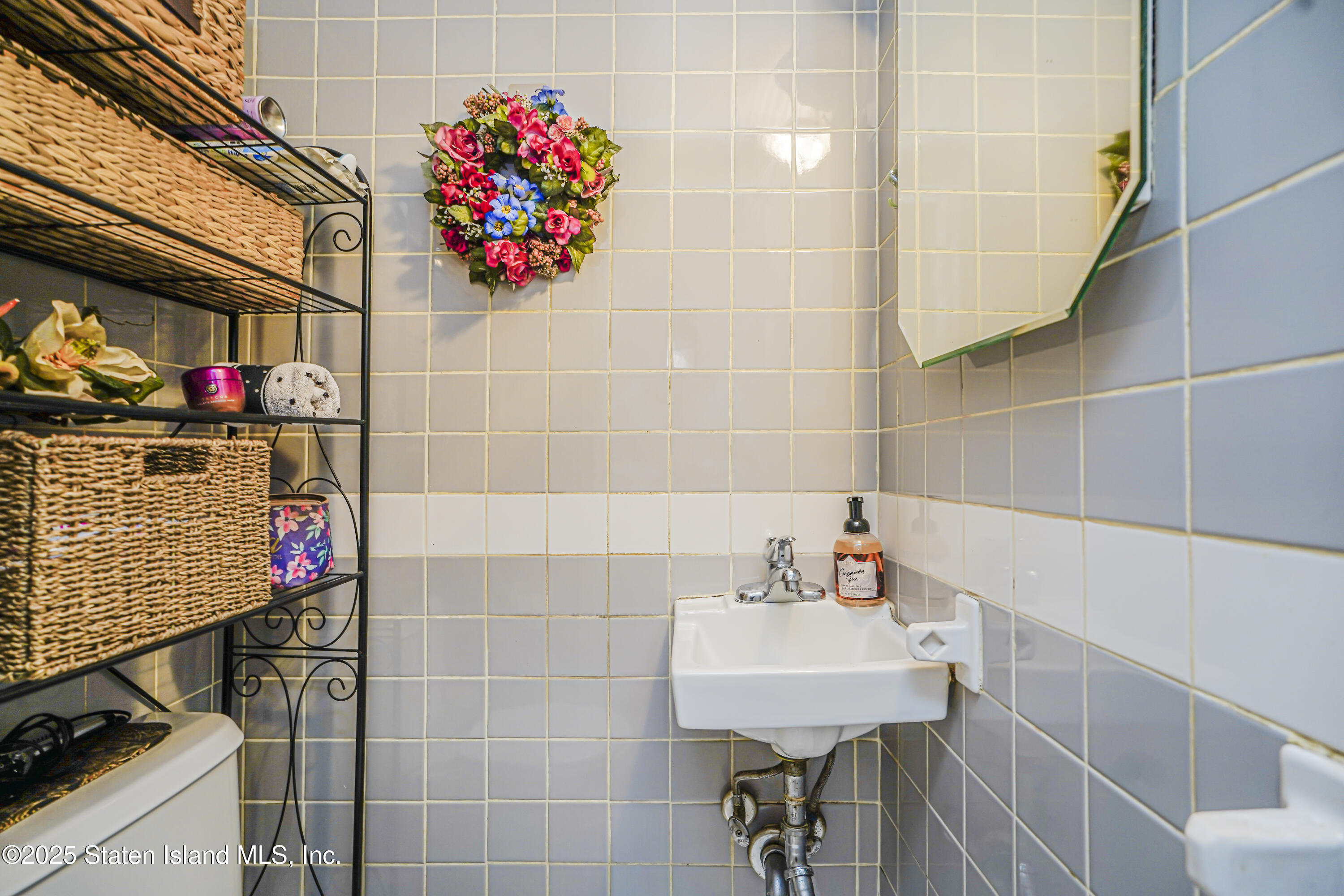 208 Tysens Lane, Staten Island, New York image 18
