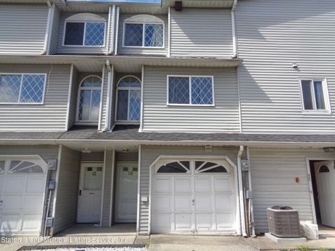 Photo of 10 Simmons Lane, Staten Island, NY 10314 (MLS # 1161960)