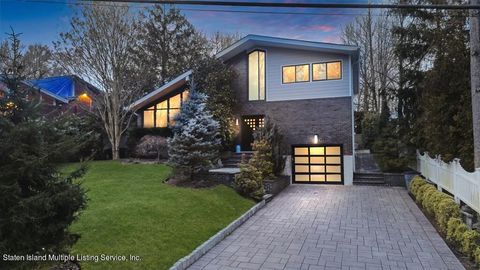 Photo of 181 Meisner Avenue, Staten Island, NY 10306 (MLS # 2401072)