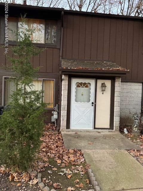 Photo of 4 Rumson Road, Staten Island, NY 10314 (MLS # 2406367)