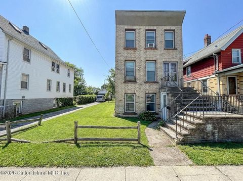 Photo of 160 Simonson Avenue, Staten Island, NY 10303 (MLS # 2600844)