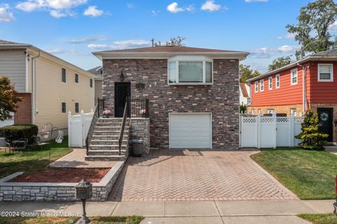 Photo of 150 Robinson Avenue, Staten Island, NY 10312 (MLS # 2405303)