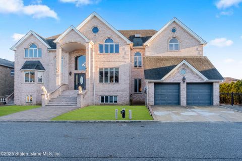 Photo of 14 Powell Lane, Staten Island, NY 10312 (MLS # 2501230)