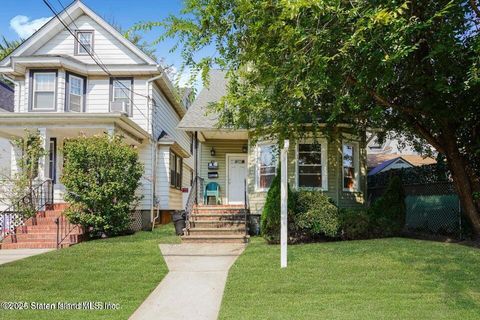 Photo of 40 Cortlandt Street, Staten Island, NY 10302 (MLS # 2502035)