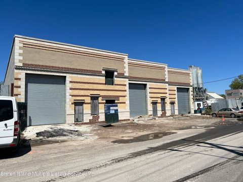 Photo of 317 Chelsea Road, Staten Island, NY 10314 (MLS # 1149583)