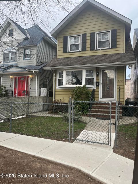 Photo of 835 Post Avenue, Staten Island, NY 10310 (MLS # 2601582)